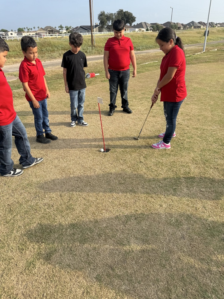 kids playing golf 