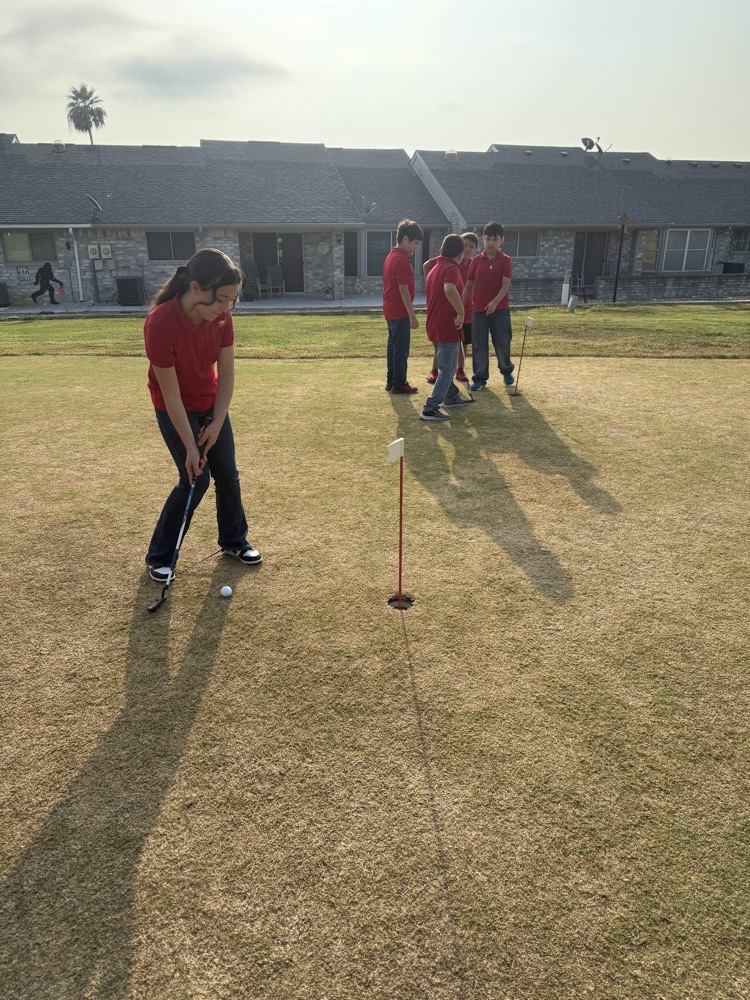 kids playing golf 