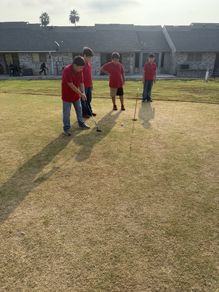 kids playing golf 