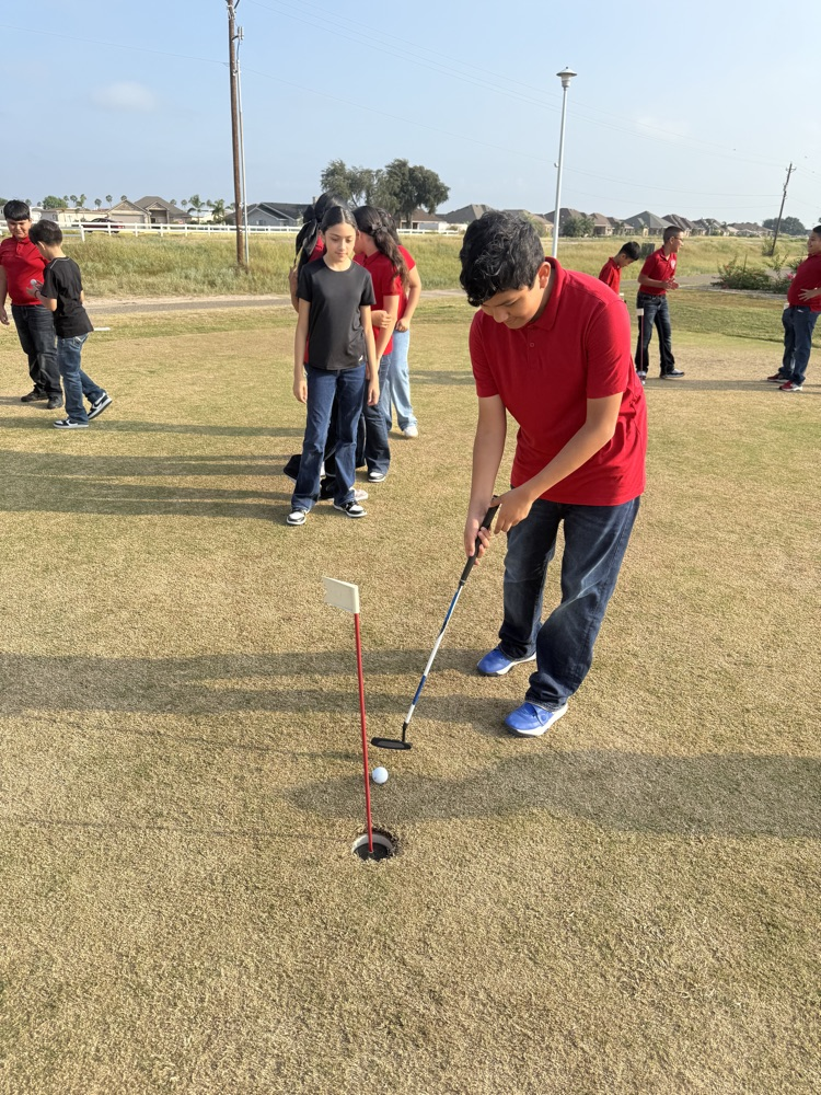 kids playing golf 