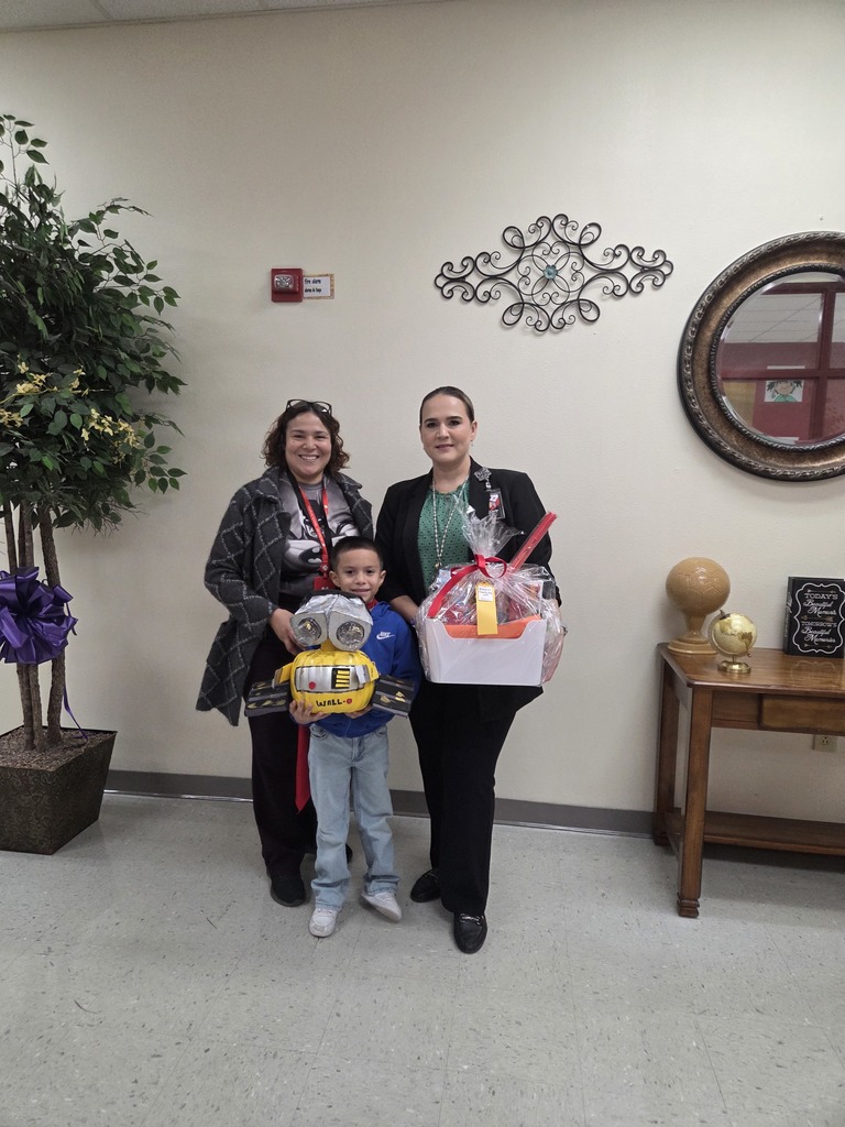 1st place Wall-e Book Character Pumpkin- Edwin Castillo