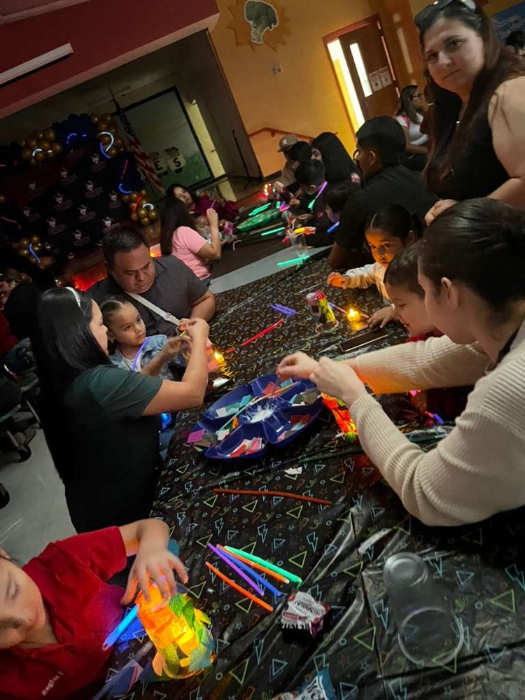 kids making lanterns 