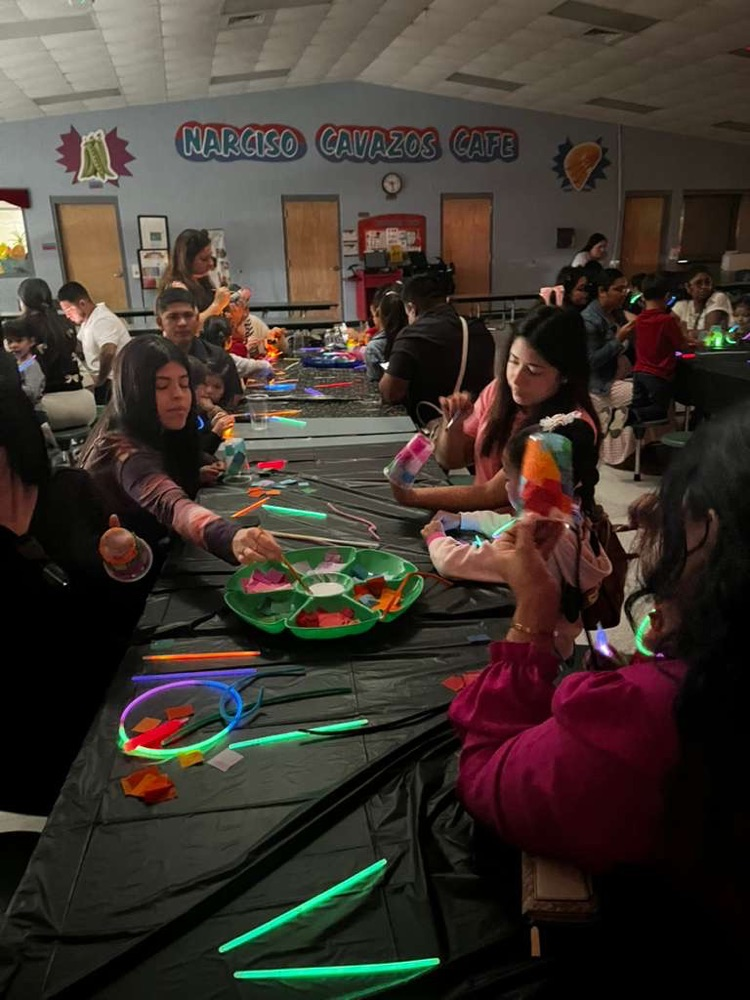 kids making lanterns 