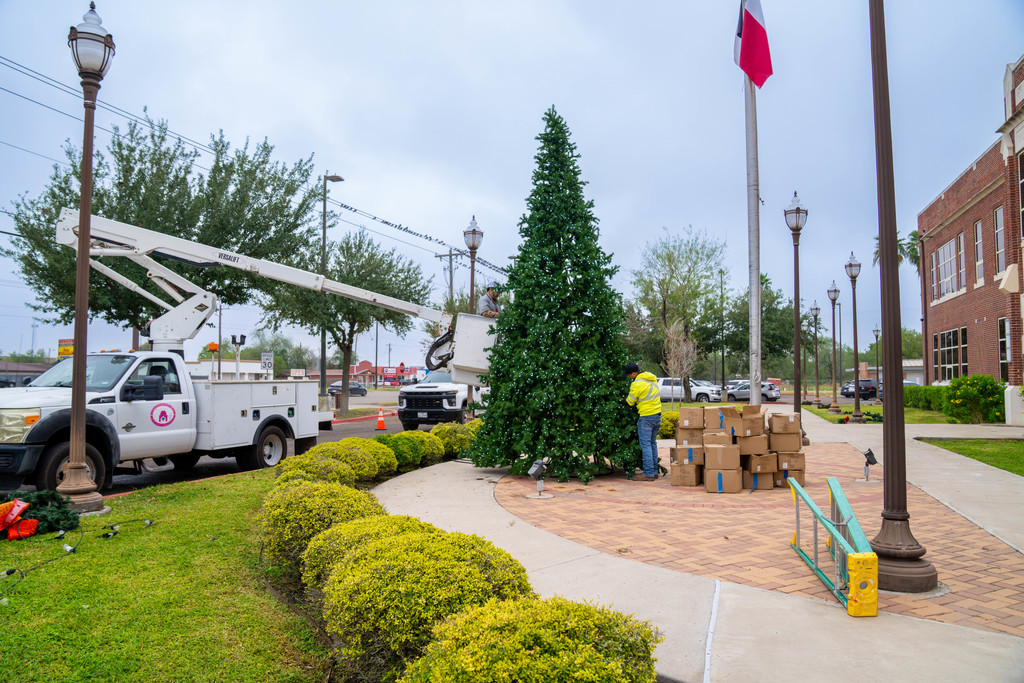 LJISD Christmas Preparation-6