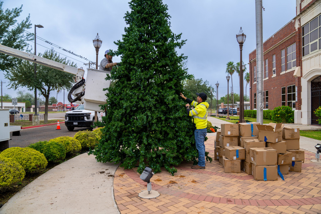 LJISD Christmas Preparation-5