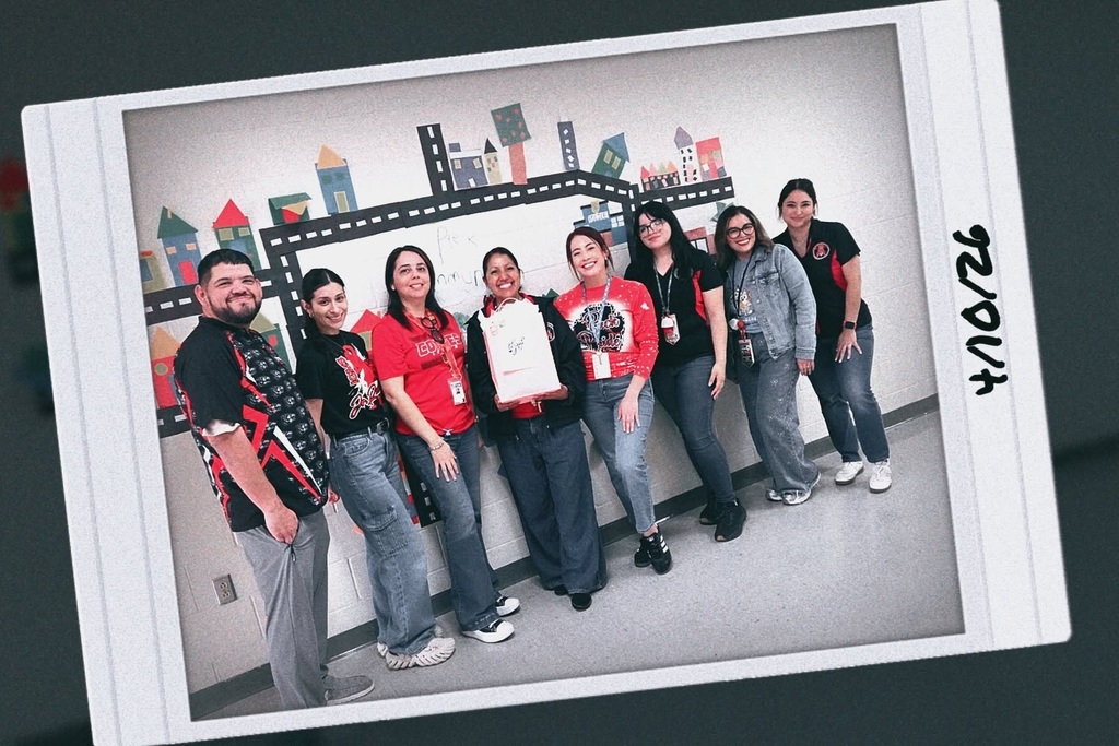 Henry B. Gonzalez celebrates Assistant Principal Ms. Reyna for Assistant Principal Appreciation Week