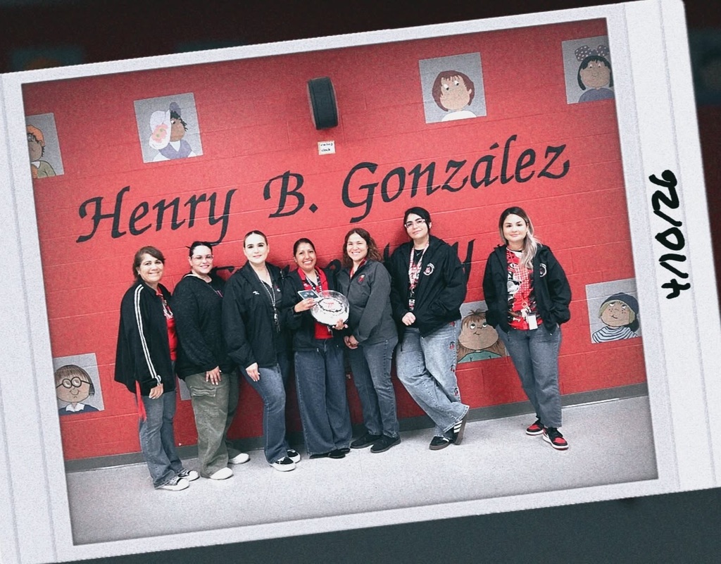 Henry B. Gonzalez celebrates Assistant Principal Ms. Reyna for Assistant Principal Appreciation Week