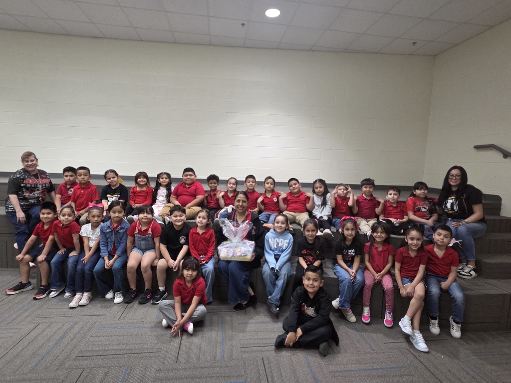 Henry B. Gonzalez celebrates Assistant Principal Ms. Reyna for Assistant Principal Appreciation Week