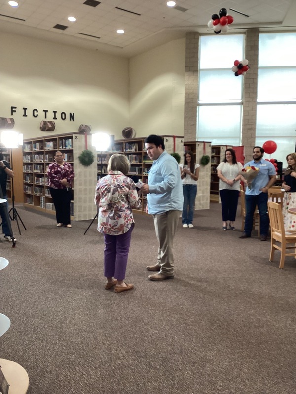 Palmview High School proudly celebrates Mrs. Maria I. Saenz for her recent recognition on KRGV’s Take 5 Teacher Tuesday. With over 50 years in education and leadership in TAFE, her impact continues to shape generations of students. 💎🐺
