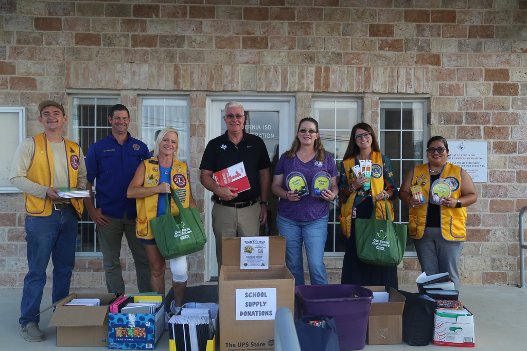 La Vernia Lion's Club donates school supplies to LVISD