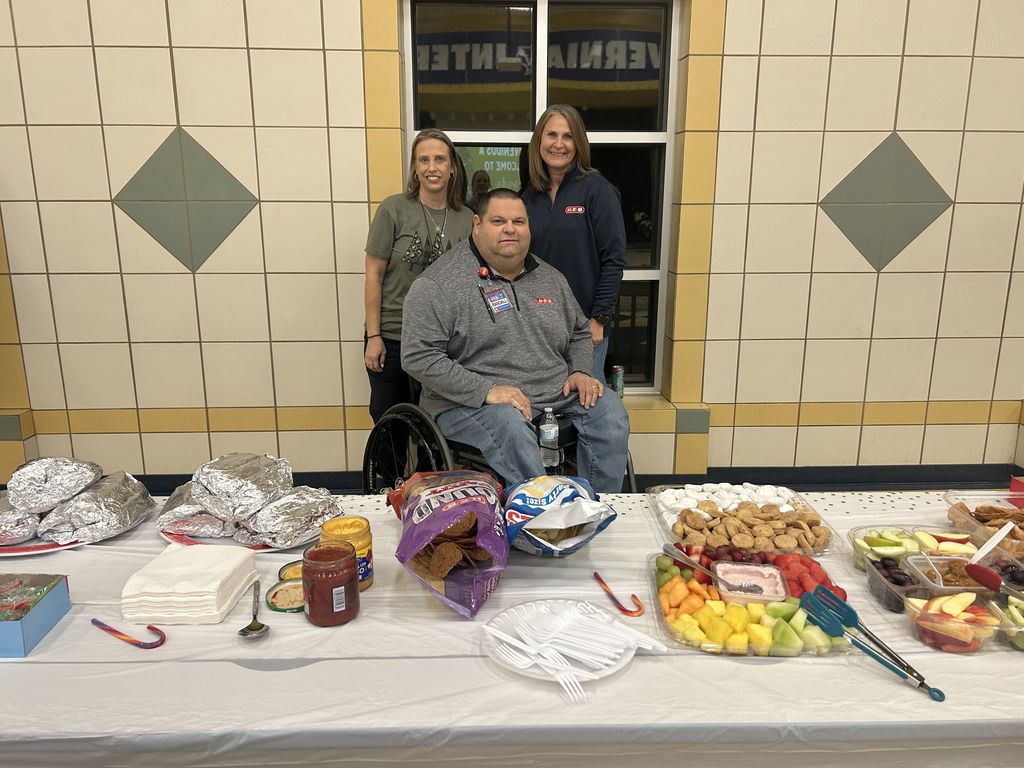 HEB employees and LVISD employee