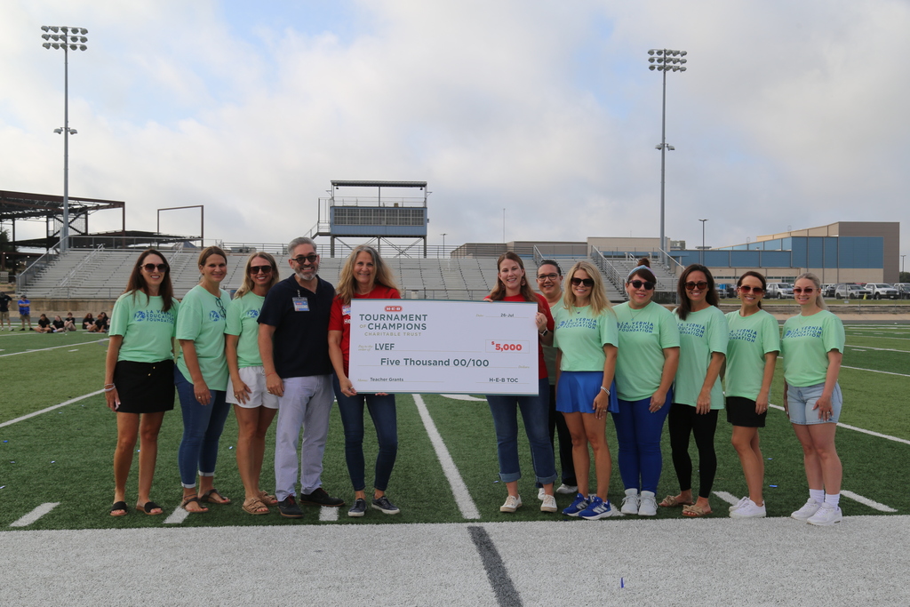 H-E-B presenting a $5,000 check to the La Vernia Education Foundation for grants for LVISD teachers