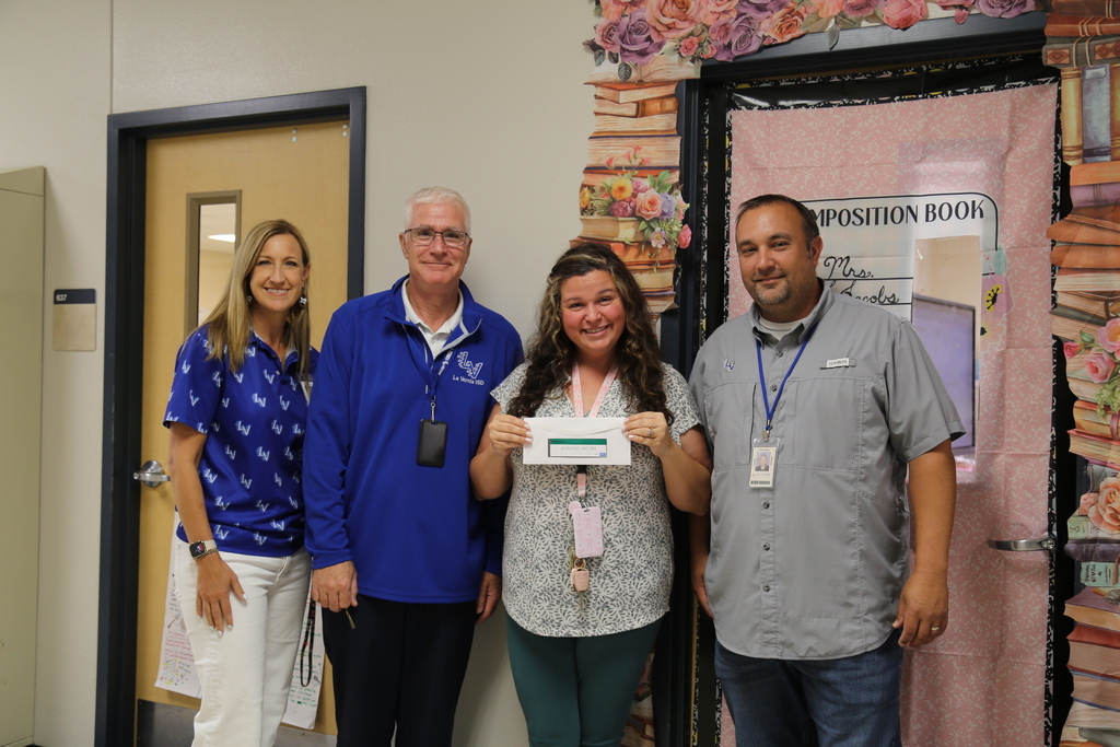Mrs. Keck, Dr. Cone, HEB Gift Card Winner Jennifer Jacobs, and Mr. Caughlin