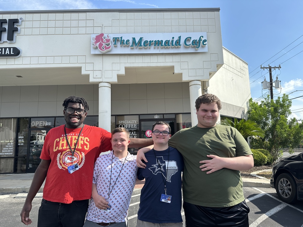18+ students visit The Mermaid Cafe in San Antonio