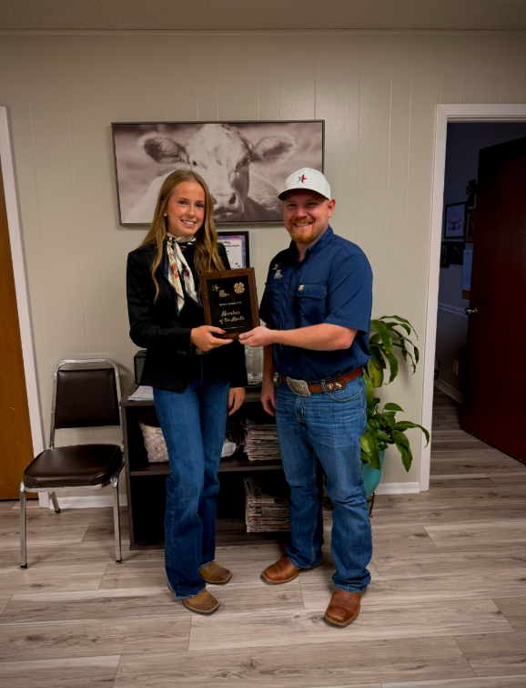 Sophia Herley with award