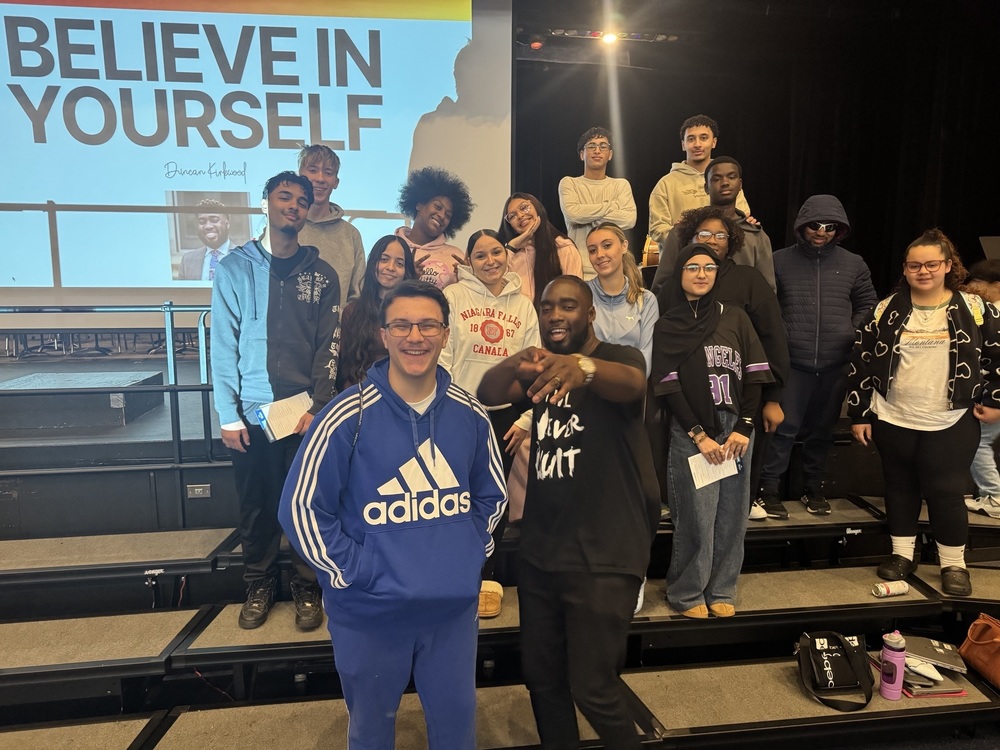 Duncan Kirkwood speaks to LHS students.