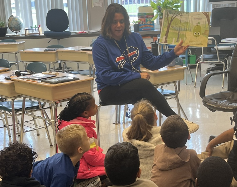 Students read in class.