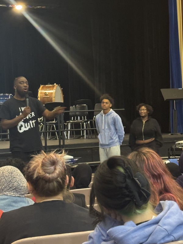 Duncan Kirkwood speaks to LHS students.