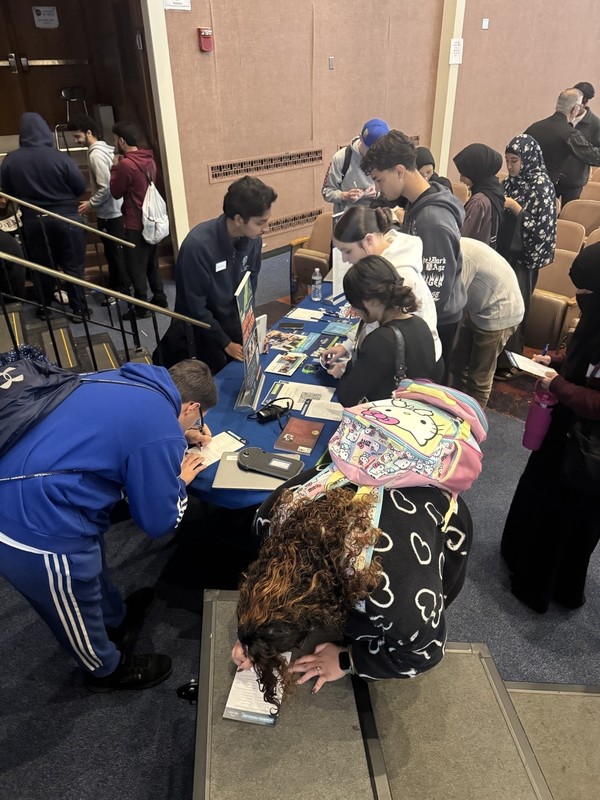 Duncan Kirkwood speaks to LHS students.