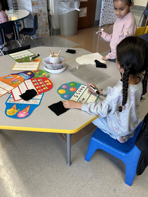 Students work in class.