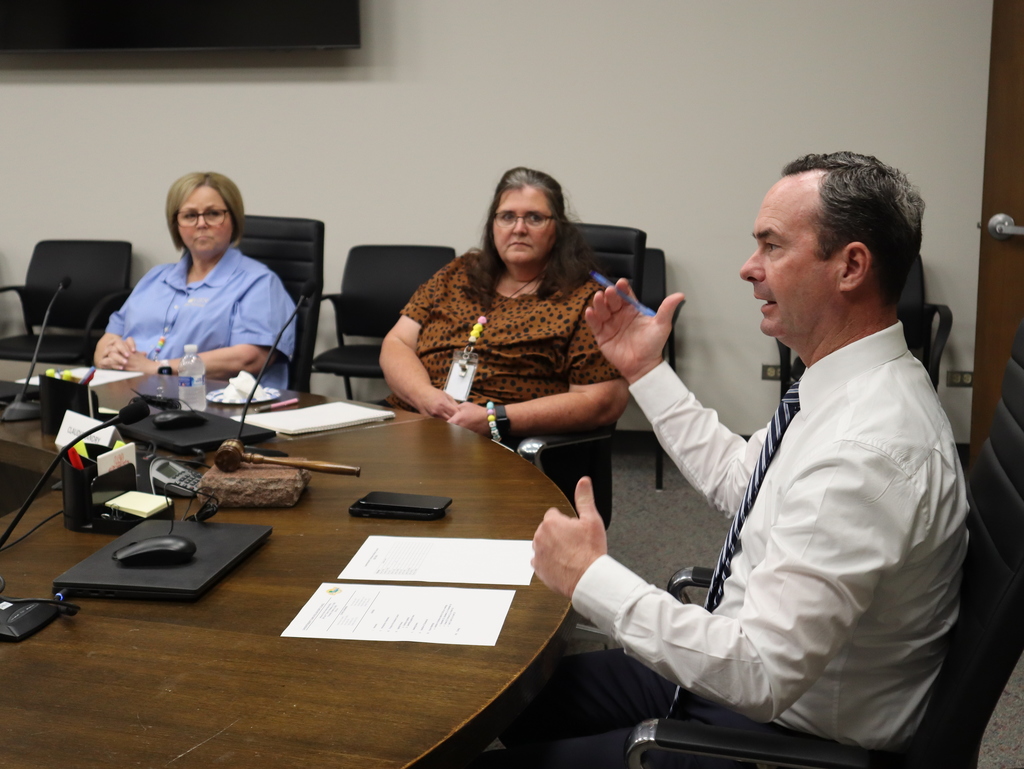 Superintendent Jarod Martin speaks with the Employee Advisory Council.