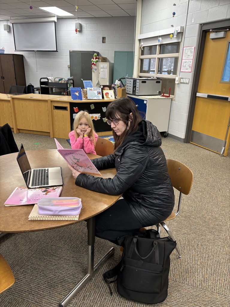MSU students reading with 1st graders
