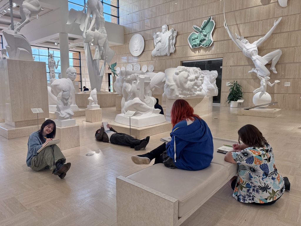 LHS Art Students visit SVSU 