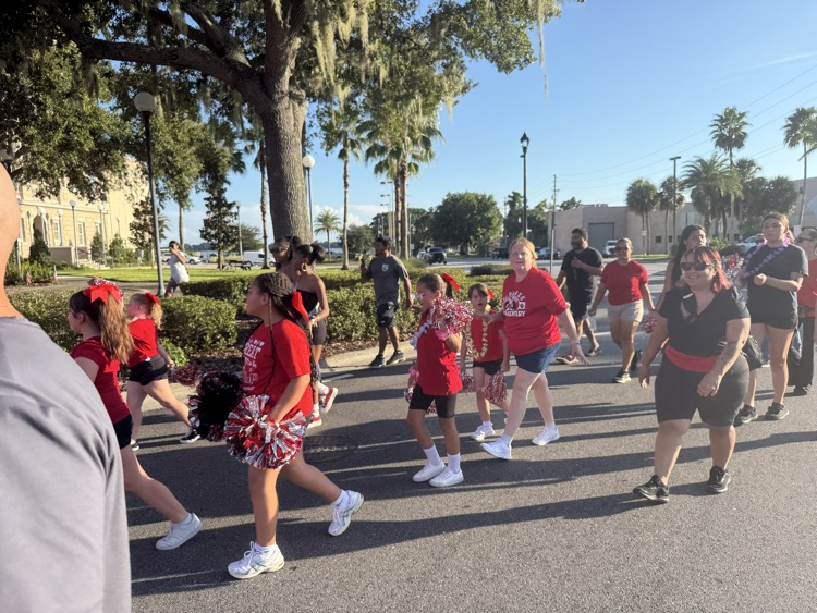 Bullpup Cheer at the THS Homecoming Parade.