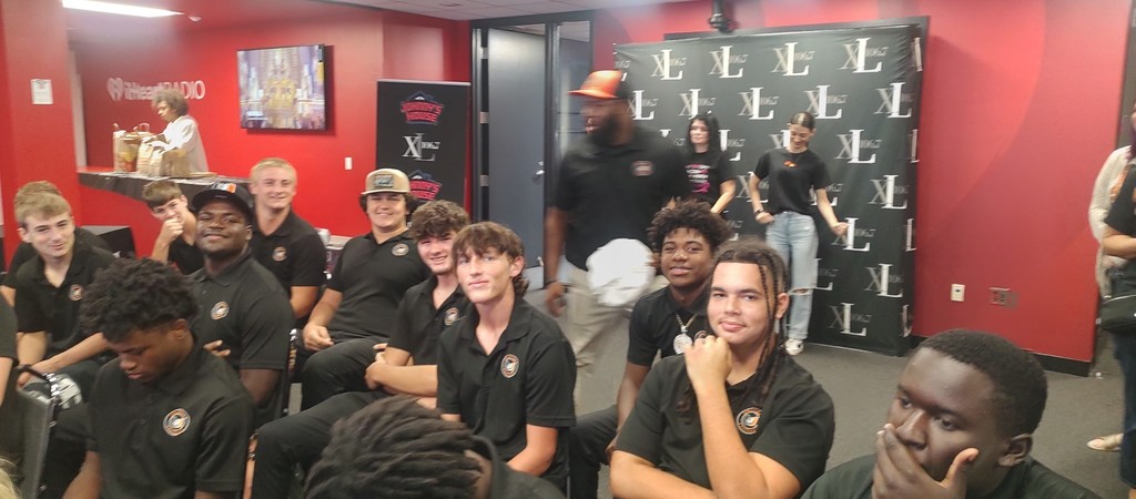 The Bulldogs show up with pride at Johnny's House on XL 106.7 this morning,
