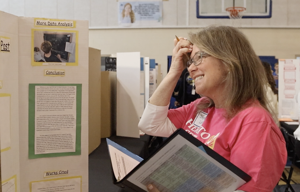 Judge reviews project - title not displayed