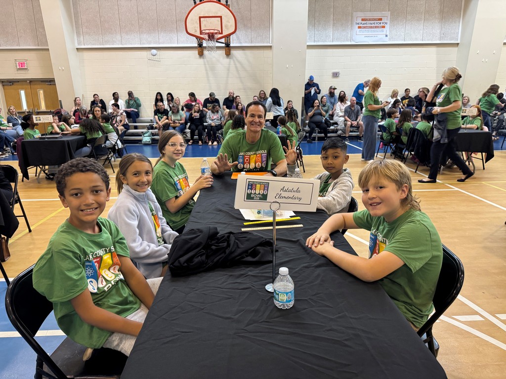 picture of Astatula Elementary 4th grade STEAM Bowl students and the teacher. 