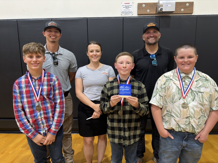 finalists with judges 