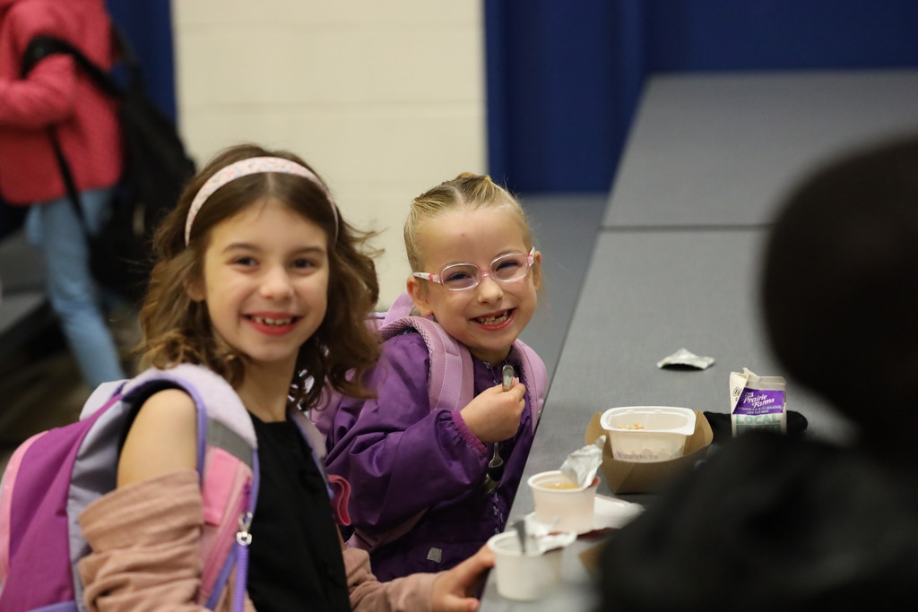 girls eating breakfast