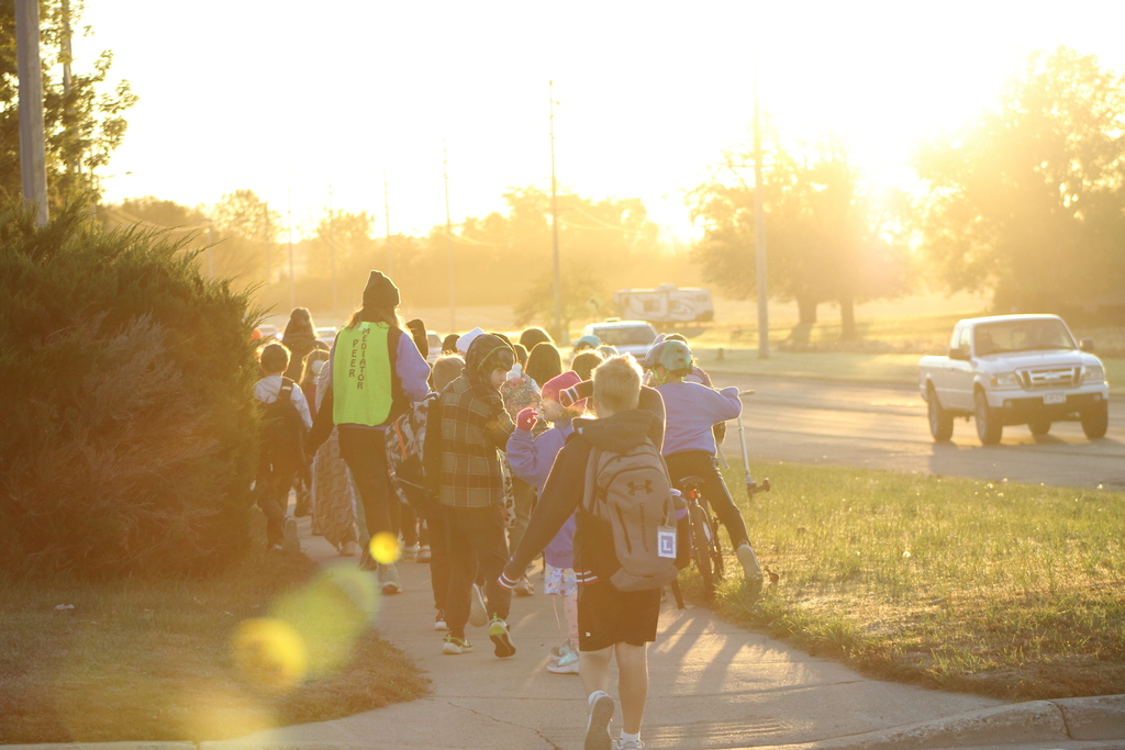Students leaving the rec to walk to the elementary.