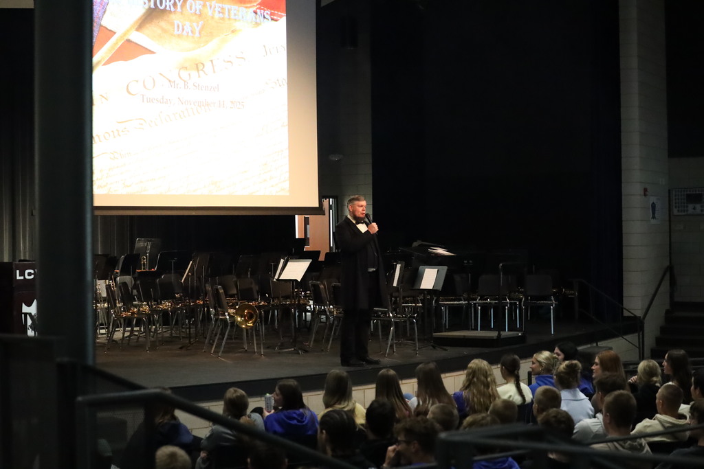 Bryce Stenzel presenting to the students.