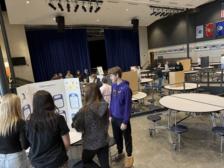health fair students presenting their topics 
