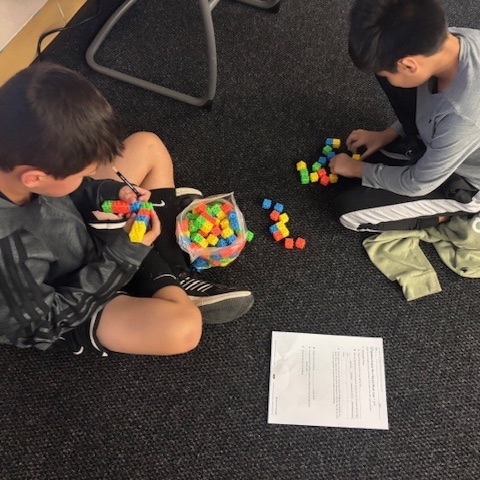 kids using blocks 