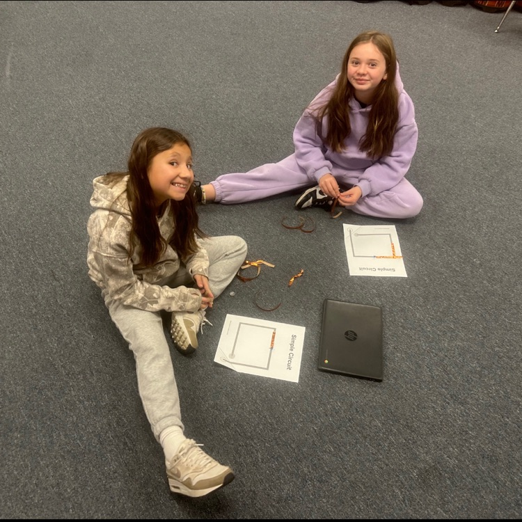 students working in a STEM class