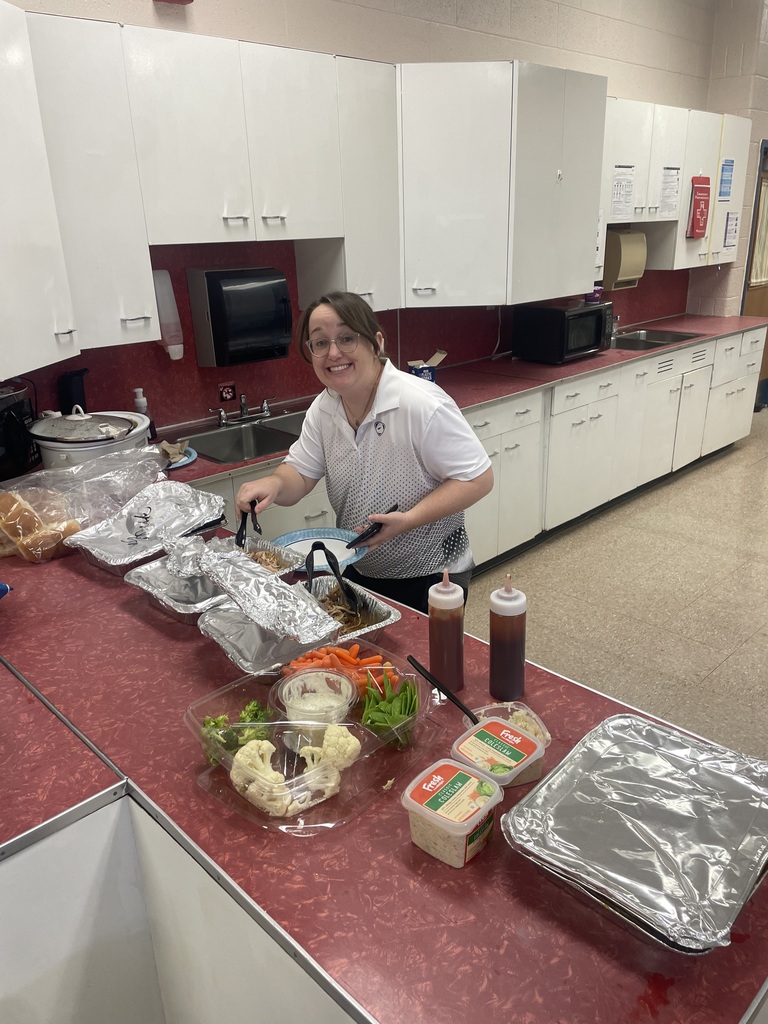 teachers eating lunch