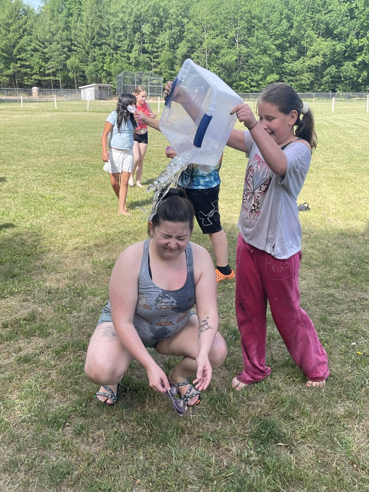 water balloon fight 