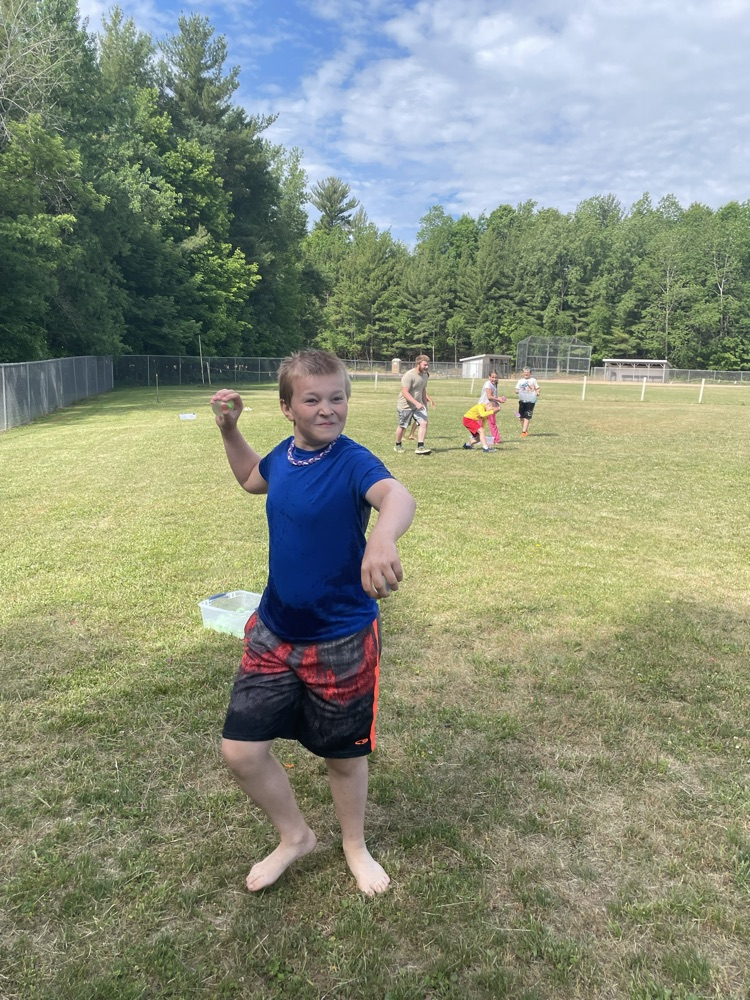 water balloon fight 