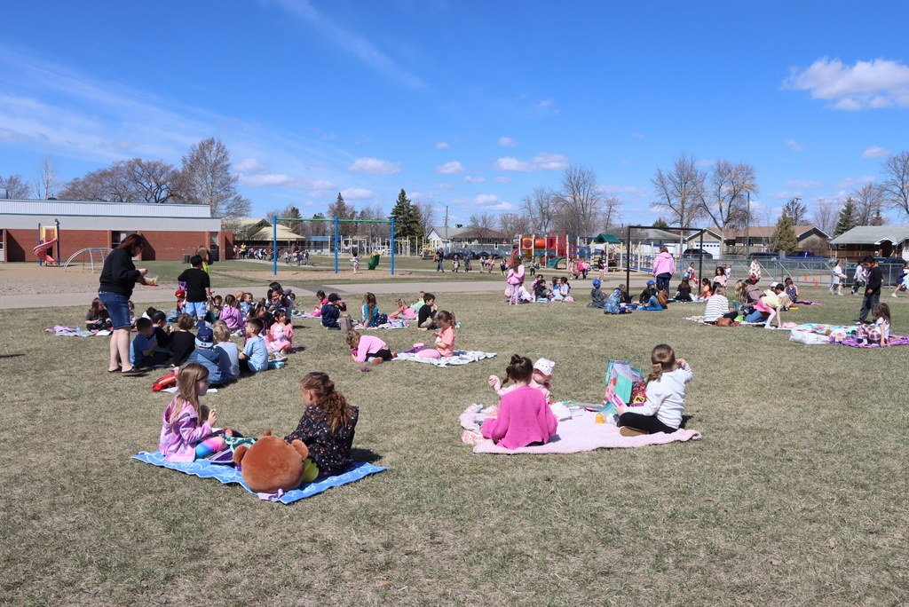 students at a teddy bear picnic