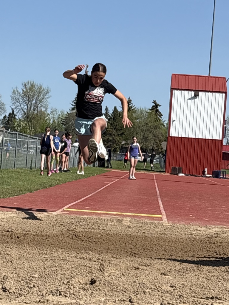  #BobcatPride #CodeOfTheCats #DrBrosseau #TrackAndField #StudentAthletes #Teamwork #MiddleSchoolSports #ProudSchool #GoBobcats 🐾