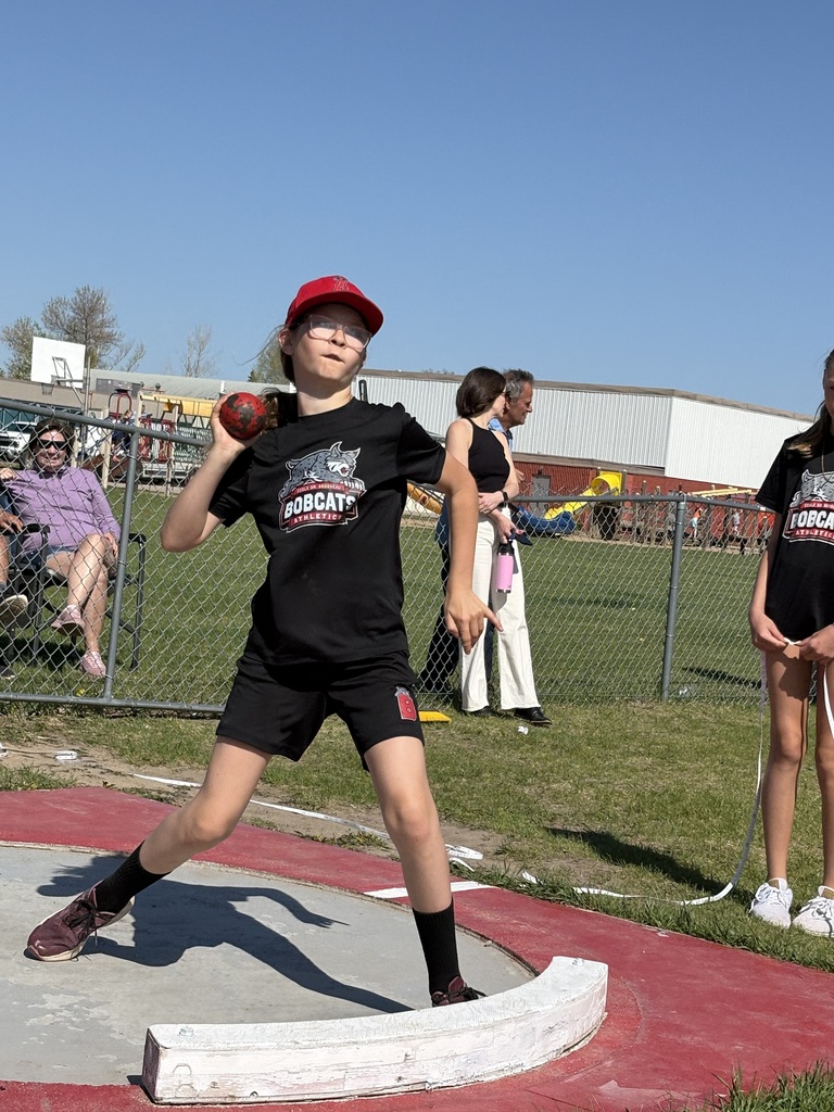  #BobcatPride #CodeOfTheCats #DrBrosseau #TrackAndField #StudentAthletes #Teamwork #MiddleSchoolSports #ProudSchool #GoBobcats 🐾