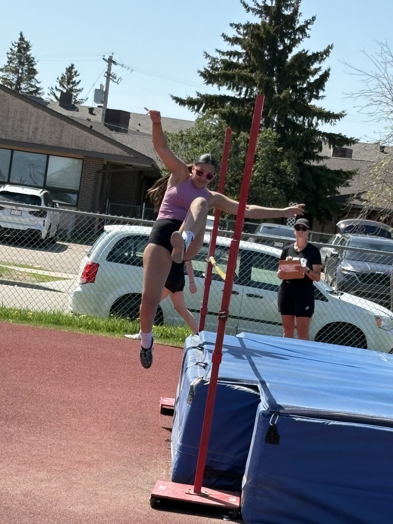  #BobcatPride #CodeOfTheCats #DrBrosseau #TrackAndField #StudentAthletes #Teamwork #MiddleSchoolSports #ProudSchool #GoBobcats 🐾