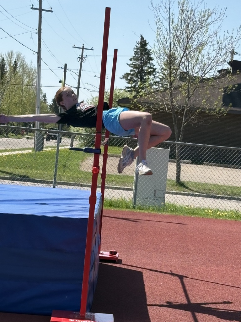  #BobcatPride #CodeOfTheCats #DrBrosseau #TrackAndField #StudentAthletes #Teamwork #MiddleSchoolSports #ProudSchool #GoBobcats 🐾