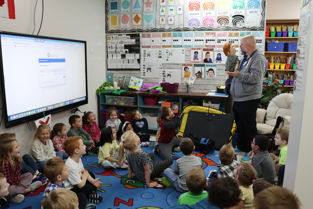 bus safety presentation to a kinder class