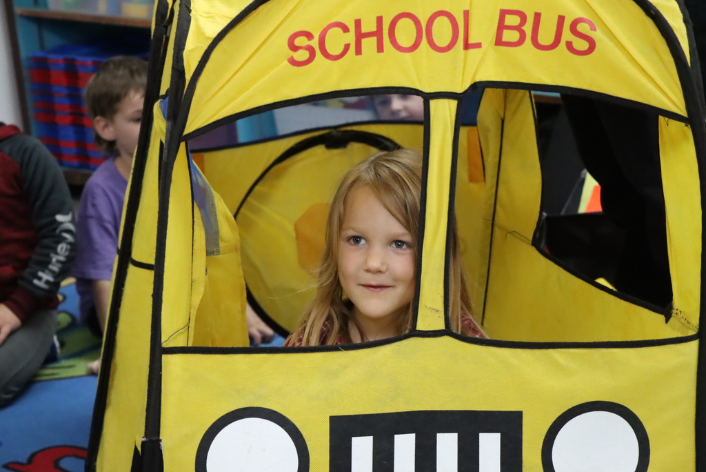 bus safety presentation to a kinder class