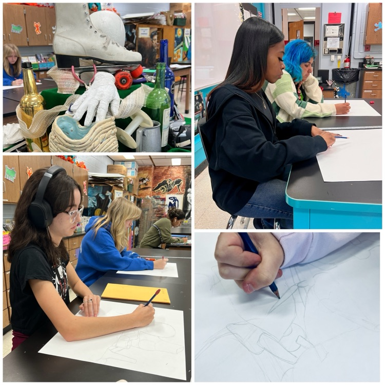 Drawing and Painting students were exercising their observation skills by drawing a complex still life. Everyone is doing a fantastic job!