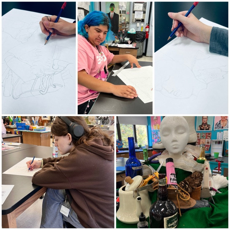 Drawing and Painting students were exercising their observation skills by drawing a complex still life. Everyone is doing a fantastic job!